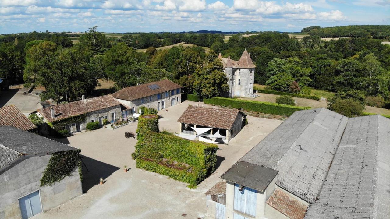 Gîtes du Château de Panisseau Thénac Exterior foto