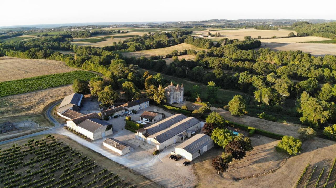 Gîtes du Château de Panisseau Thénac Exterior foto